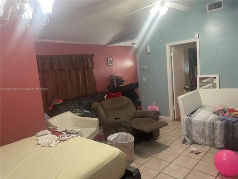 2672 W 72nd St, Hialeah, FL 33016 photo 20