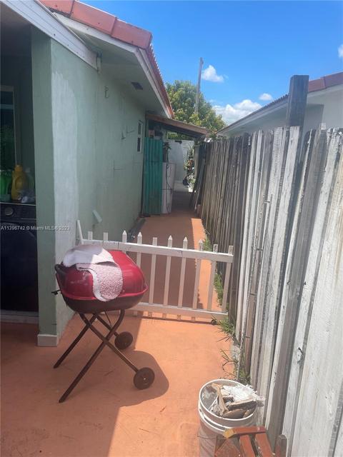2672 W 72nd St, Hialeah, FL 33016 photo 35