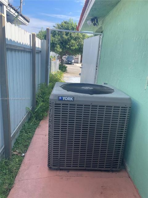 2672 W 72nd St, Hialeah, FL 33016 photo 31
