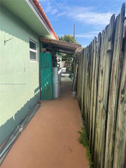 2672 W 72nd St, Hialeah, FL 33016 photo 41