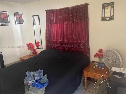 2672 W 72nd St, Hialeah, FL 33016 photo 5