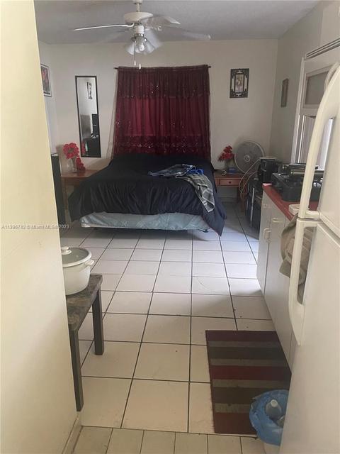 2672 W 72nd St, Hialeah, FL 33016 photo 10