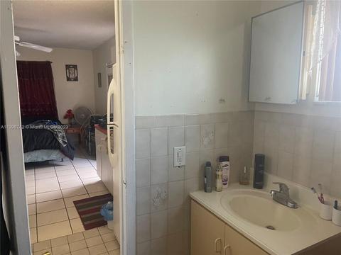 2672 W 72nd St, Hialeah, FL 33016 photo 11