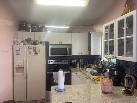 2672 W 72nd St, Hialeah, FL 33016 photo 14