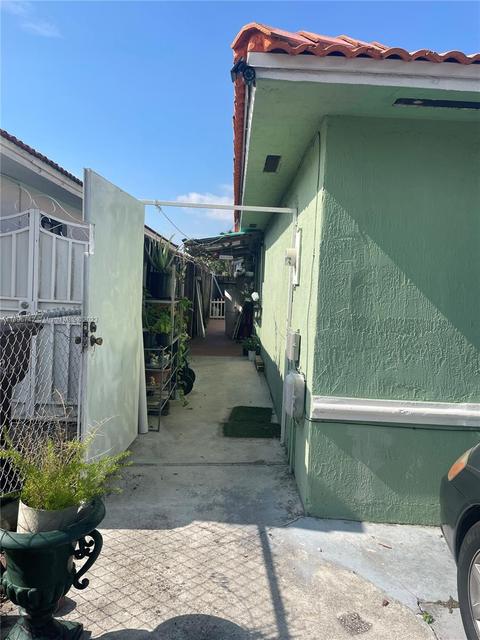 2672 W 72nd St, Hialeah, FL 33016 photo 24