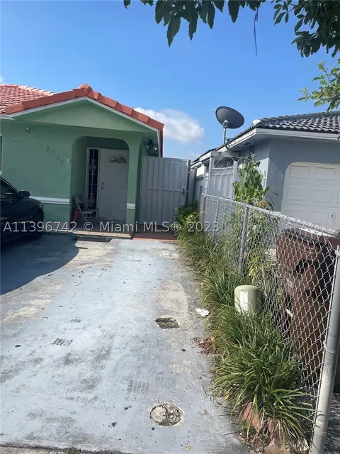 2672 W 72nd St, Hialeah, FL 33016 photo 1