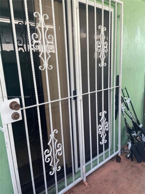 2672 W 72nd St, Hialeah, FL 33016 photo 40