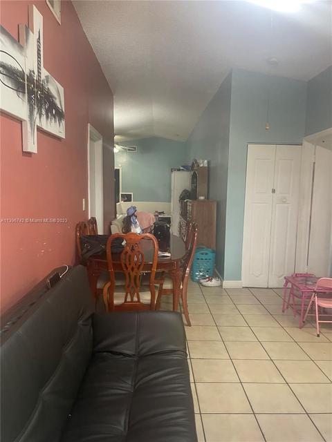 2672 W 72nd St, Hialeah, FL 33016 photo 4