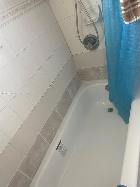 2672 W 72nd St, Hialeah, FL 33016 photo 22
