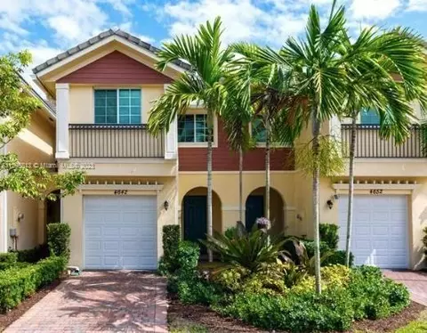 7765 Paddock Pl #7765, Davie, FL 33328