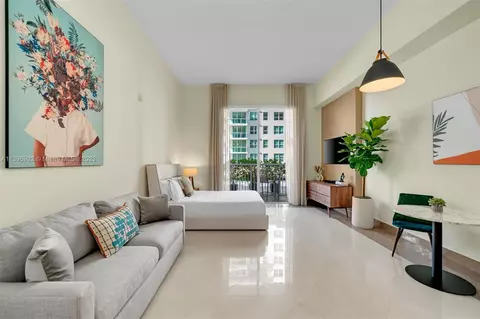 1200 Brickell Bay Dr #1403, Miami, FL 33131