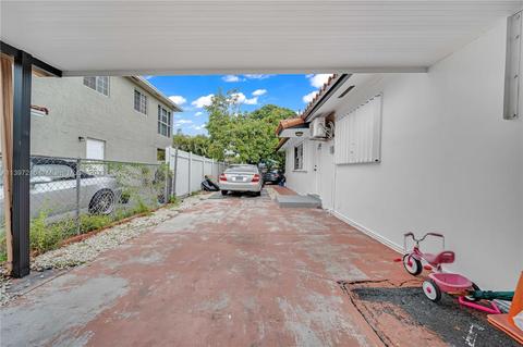 740 W 33rd St, Hialeah, FL 33012 photo 5