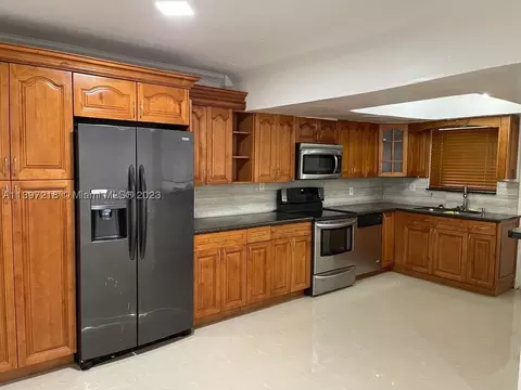 11930 NE 19th Dr #7, North Miami, FL 33181