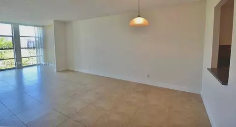 801 Three Islands Blvd #417, Hallandale Beach, FL 33009