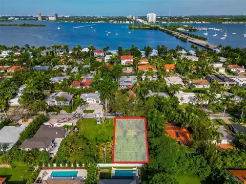 7701 Coquina Dr, North Bay Village, FL 33141