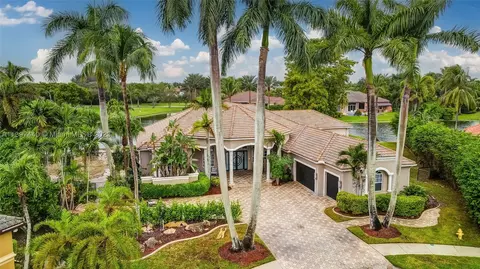 12583 Brookwood Ct, Davie, FL 33330
