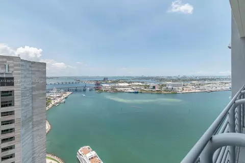 335 S Biscayne Blvd #3710, Miami, FL 33131 photo 2