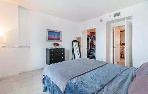 335 S Biscayne Blvd #3710, Miami, FL 33131 photo 17