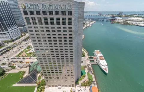 335 S Biscayne Blvd #3710, Miami, FL 33131