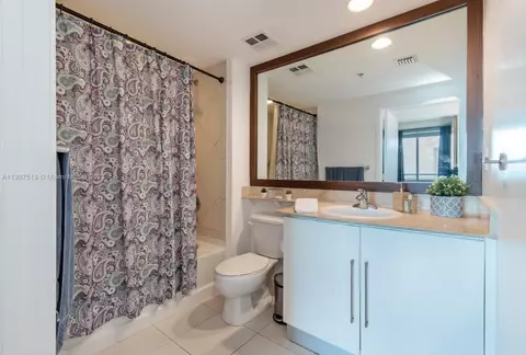 335 S Biscayne Blvd #3710, Miami, FL 33131 photo 14