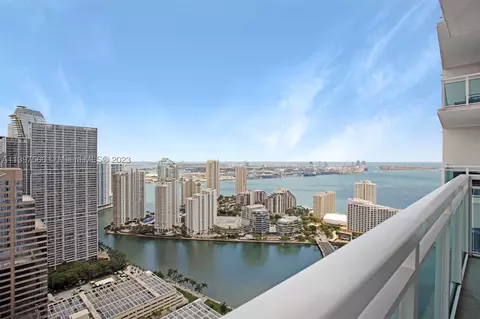 950 Brickell Bay Dr #4706, Miami, FL 33131