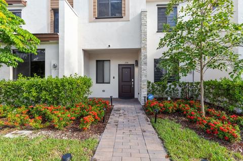 398 NE 214th St #398, Miami, FL 33179