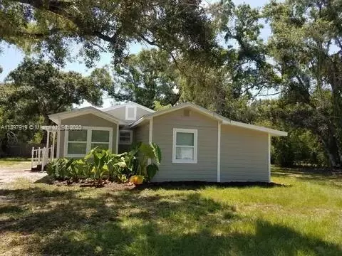 2102 S 30th St, Fort Pierce, FL 34947