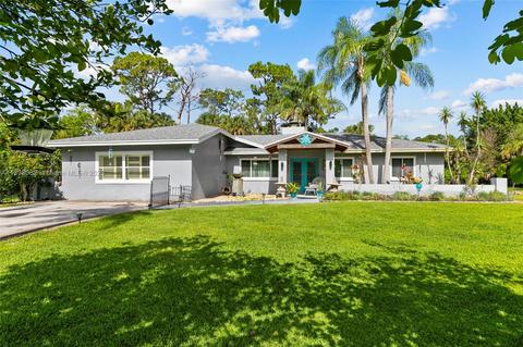 825 5 St NW, Naples, FL 34120