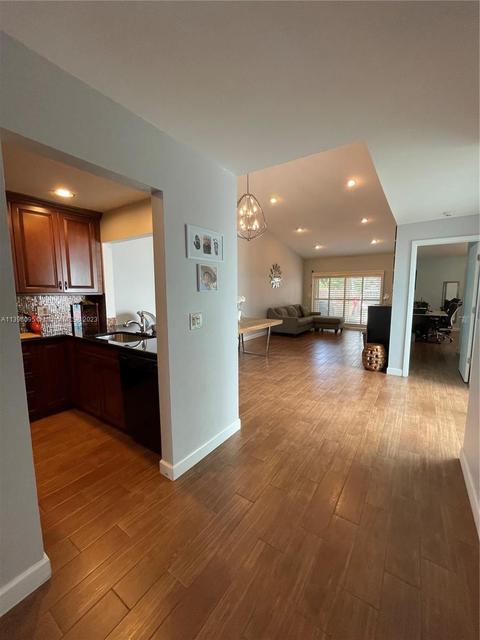 2331 N 37th Ave, Hollywood, FL 33021