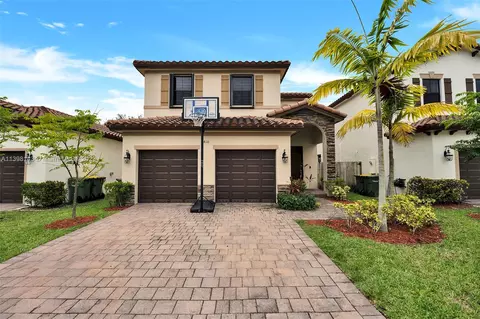 2410 NE 1st St, Homestead, FL 33033