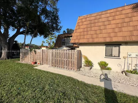 4043 Palm Bay Cir #A, West Palm Beach, FL 33406