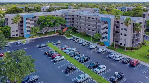 1001 Colony Point Cir #416, Pembroke Pines, FL 33026