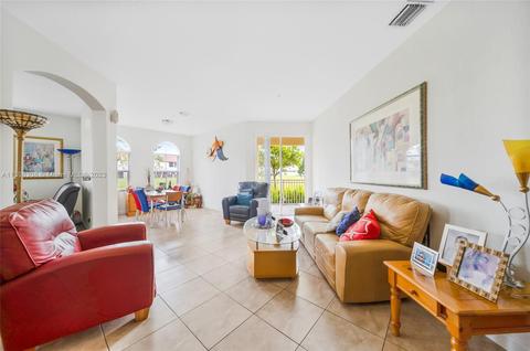 10242 NW 7th St #102, Miami, FL 33172