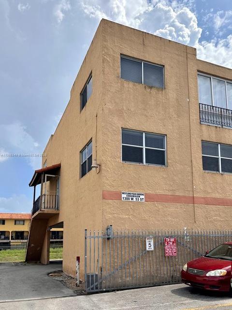 1300 W 53rd St #28, Hialeah, FL 33012