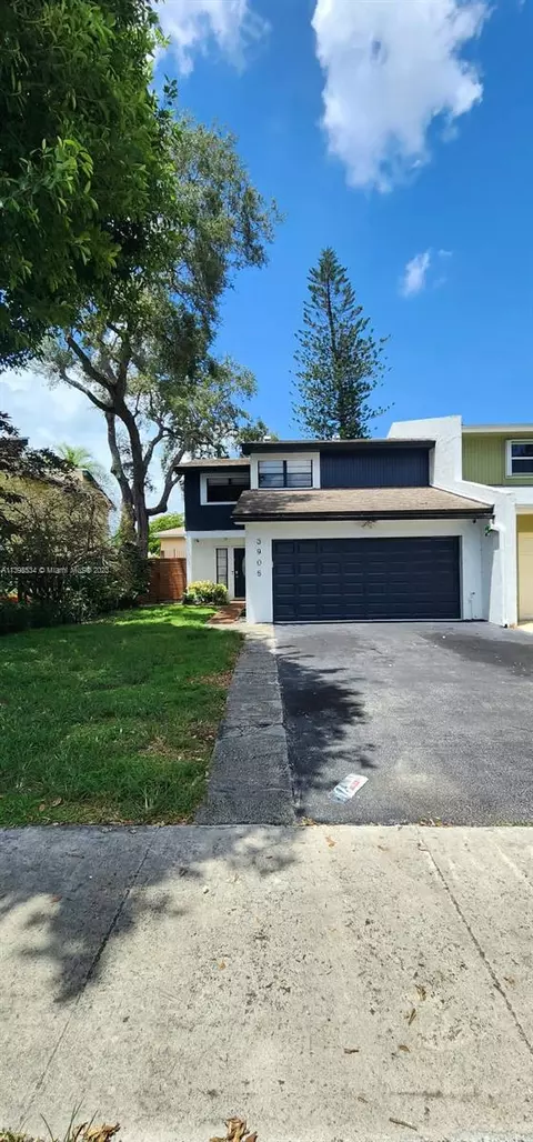 3905 Farragut St, Hollywood, FL 33021