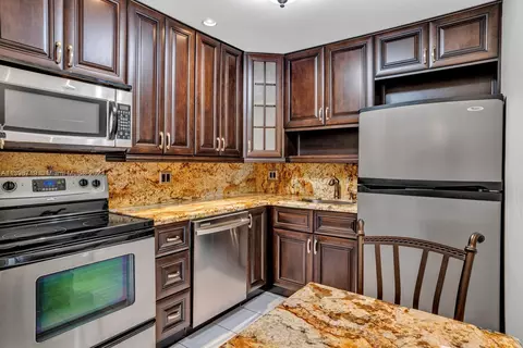 701 NE 1st Ct #304, Hallandale Beach, FL 33009