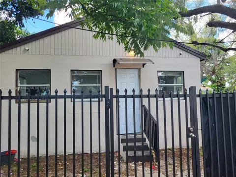 7210 NW 17th Ct, Miami, FL 33147