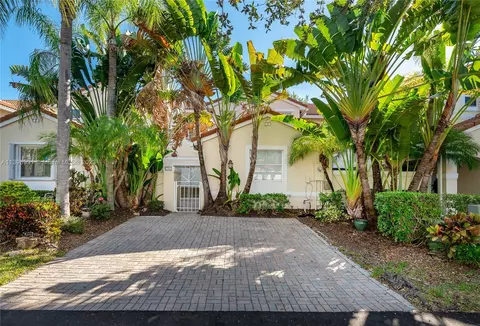 1765 Weeping Willow Way, Hollywood, FL 33019