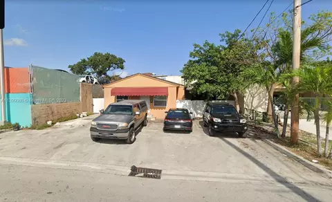 4183 E 10th Ct, Hialeah, FL 33013