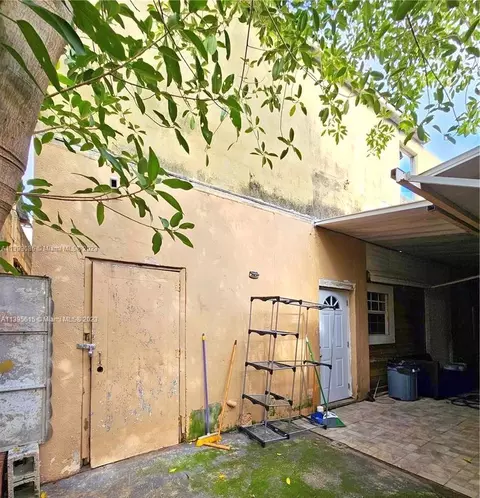 4183 E 10th Ct, Hialeah, FL 33013 photo 6