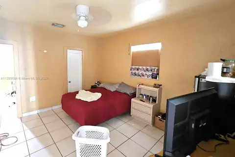 4183 E 10th Ct, Hialeah, FL 33013 photo 2