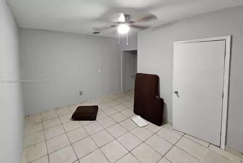 4183 E 10th Ct, Hialeah, FL 33013 photo 4