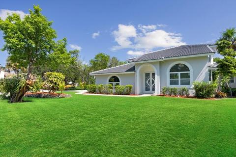 10679 NW 32nd Ct, Coral Springs, FL 33065