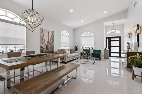 530 NW 158th Ave, Pembroke Pines, FL 33028