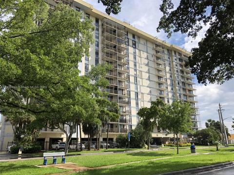 2500 NE 135th St #B904, North Miami, FL 33181