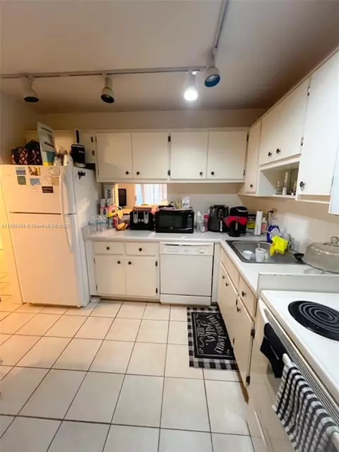 4881 NW 22nd St #A14, Lauderhill, FL 33313