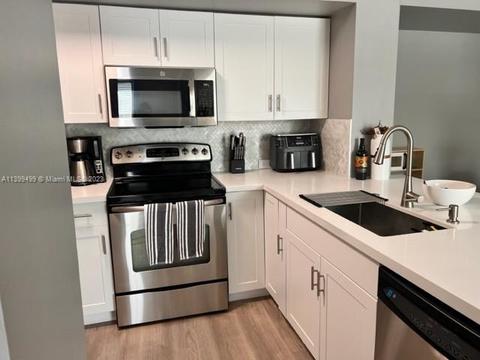 631 SW 111th Ln #208, Pembroke Pines, FL 33025