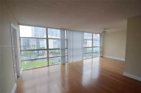 601 Three Islands Blvd #417, Hallandale Beach, FL 33009