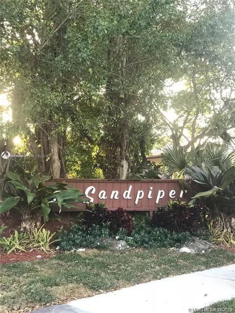 501 NE 199th Ln #1A, Miami, FL 33179