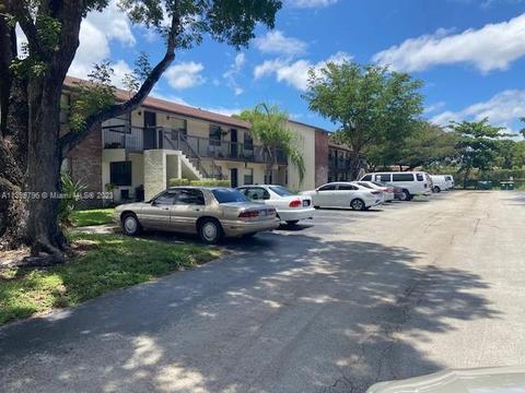 6040 Shakerwood Cir #D202, Tamarac, FL 33319